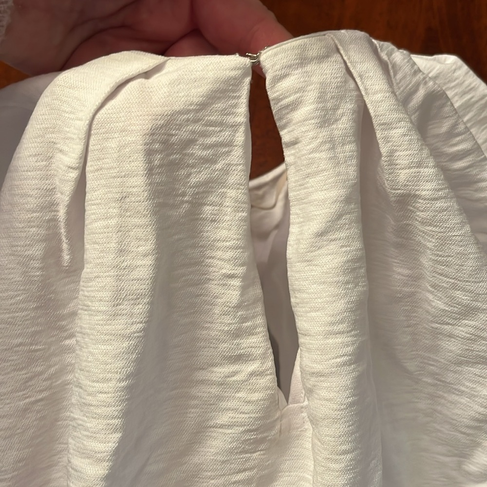 Soft Surroundings Elegant White puffed short sleeves rayon nylon blend small - Picture 8 of 13